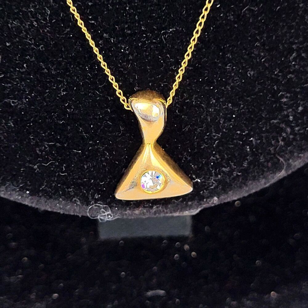 12k Gold Filled Triangular Pendant Necklace 18 in